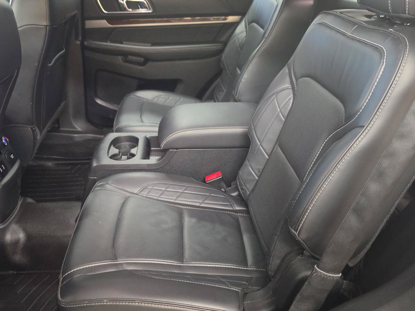 Used 2019 Ford Explorer Platinum AWD/4WD image 7
