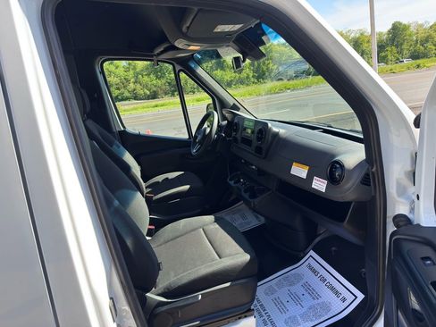 Used 2024 Mercedes-Benz Sprinter 2500 image 25