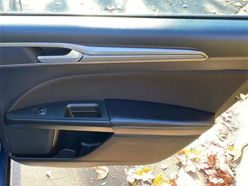 Used 2019 Ford Fusion SE image 35