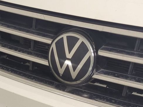 Used 2022 Volkswagen Tiguan SE FWD image 13