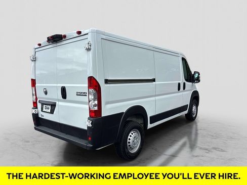 Used 2025 RAM ProMaster 2500 w/ Convenience Group FWD image 5