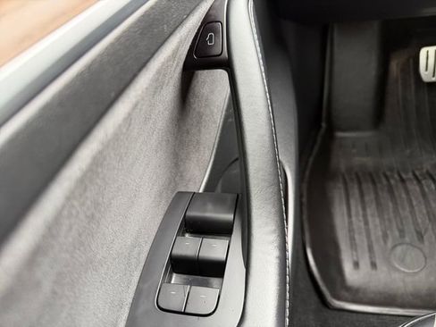 Used 2022 Tesla Model 3 Performance image 17