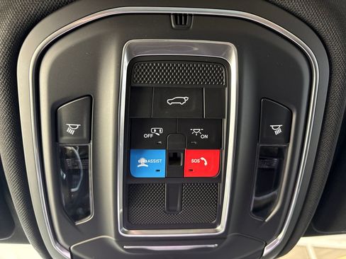 New 2026 Jeep Grand Cherokee Altitude RWD image 19