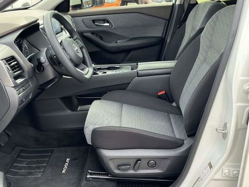 Used 2023 Nissan Rogue SV FWD image 13