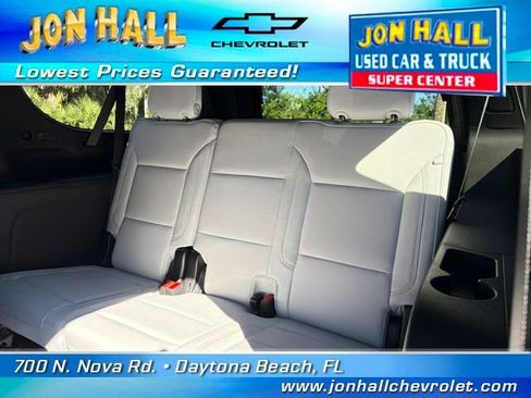 Used 2025 Chevrolet Suburban Premier image 26