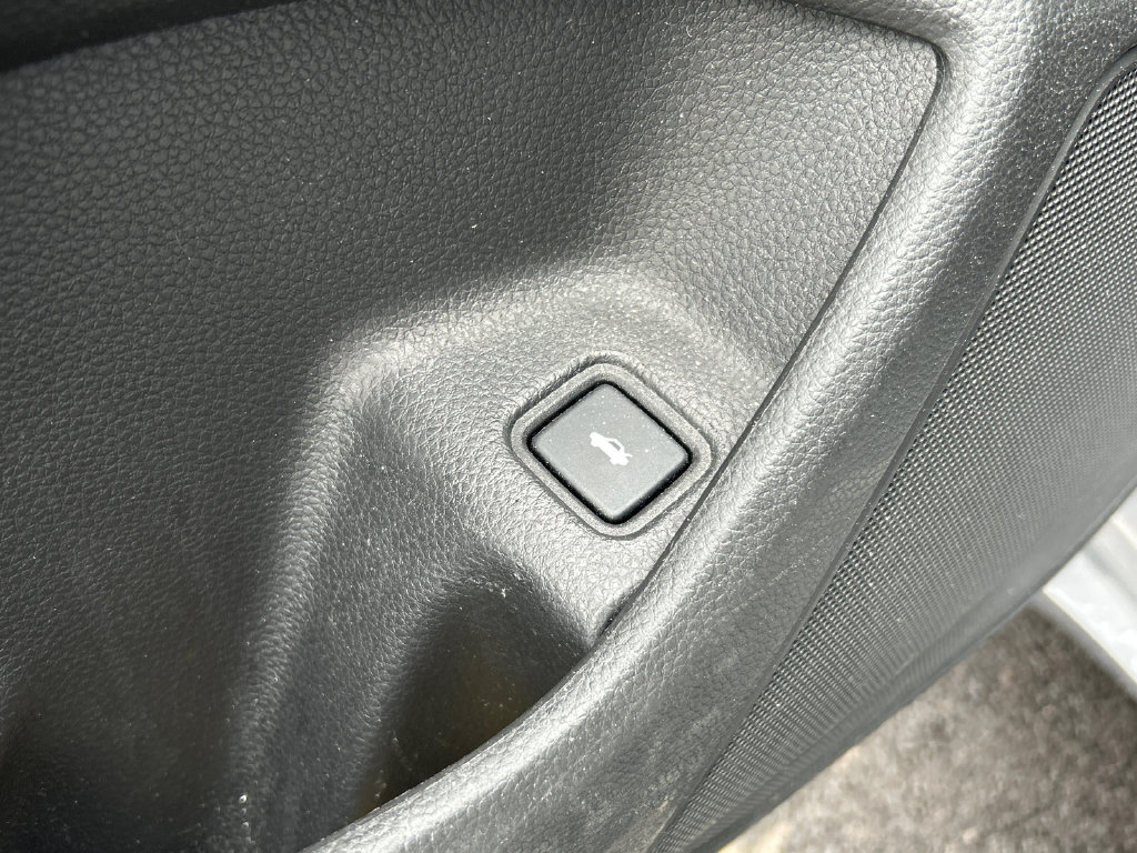 Used 2019 Honda Accord EX image 12