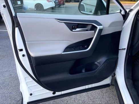 Used 2024 Toyota RAV4 XLE FWD image 21