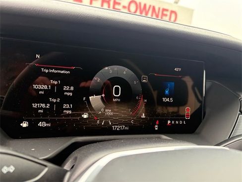 Used 2025 GMC Acadia Elevation image 13