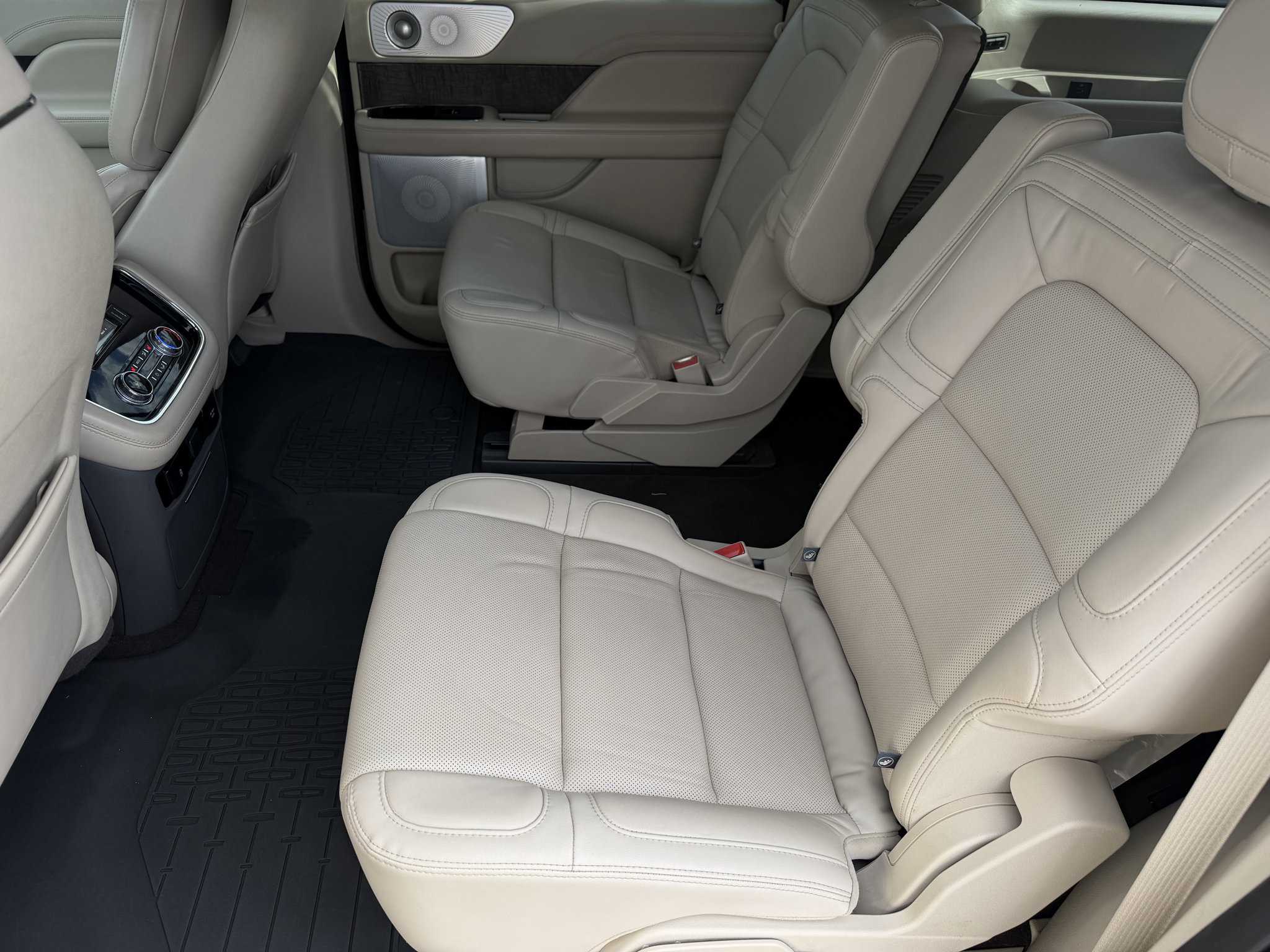 Used 2021 Lincoln Navigator L Reserve w/ Luxury Package AWD/4WD image 12