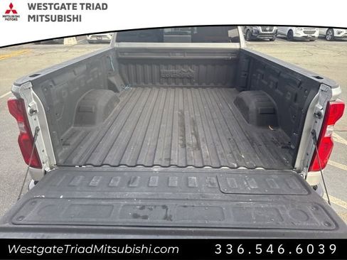 Used 2020 Chevrolet Silverado 2500 High Country w/ Technology Package AWD/4WD image 13