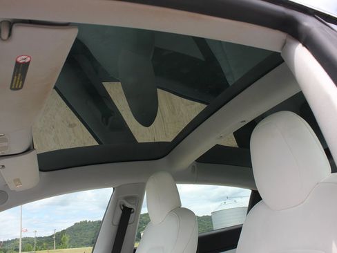 Used 2019 Tesla Model 3 Standard Range Plus RWD image 21