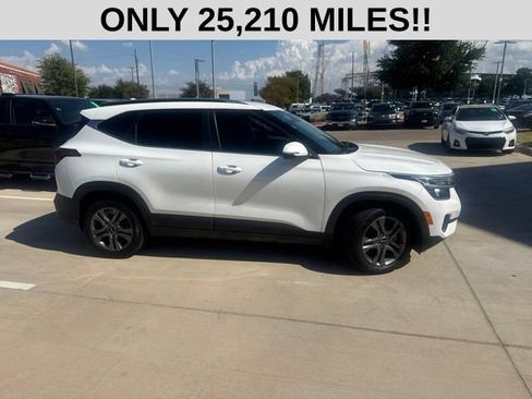 Used 2023 Kia Seltos S FWD image 2