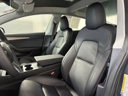 Used 2023 Tesla Model 3 Standard Range image 10