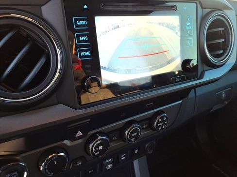 Used 2019 Toyota Tacoma TRD Off-Road image 36