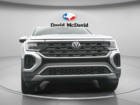 Used 2024 Volkswagen Atlas Cross Sport SE FWD image 28