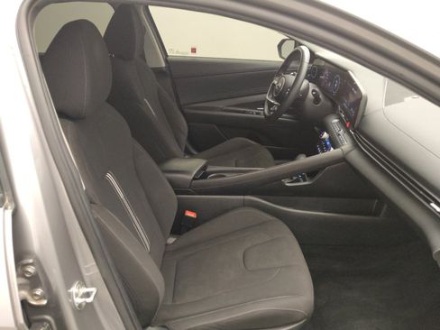 Used 2023 Hyundai Elantra SEL w/ Convenience Package FWD image 21