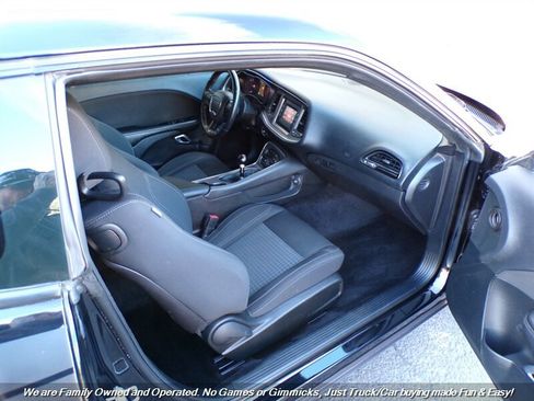 Used 2017 Dodge Challenger R/T w/ Blacktop Package image 21