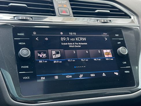 Used 2021 Volkswagen Tiguan SEL FWD image 18