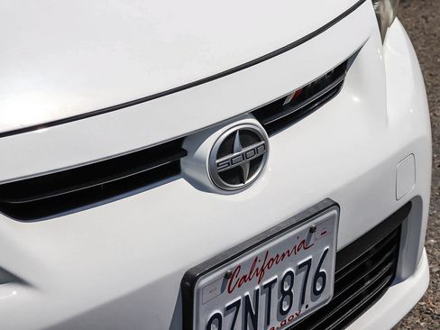 Used 2013 Scion tC FWD image 6