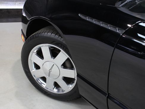 Used 2002 Ford Thunderbird Deluxe image 25