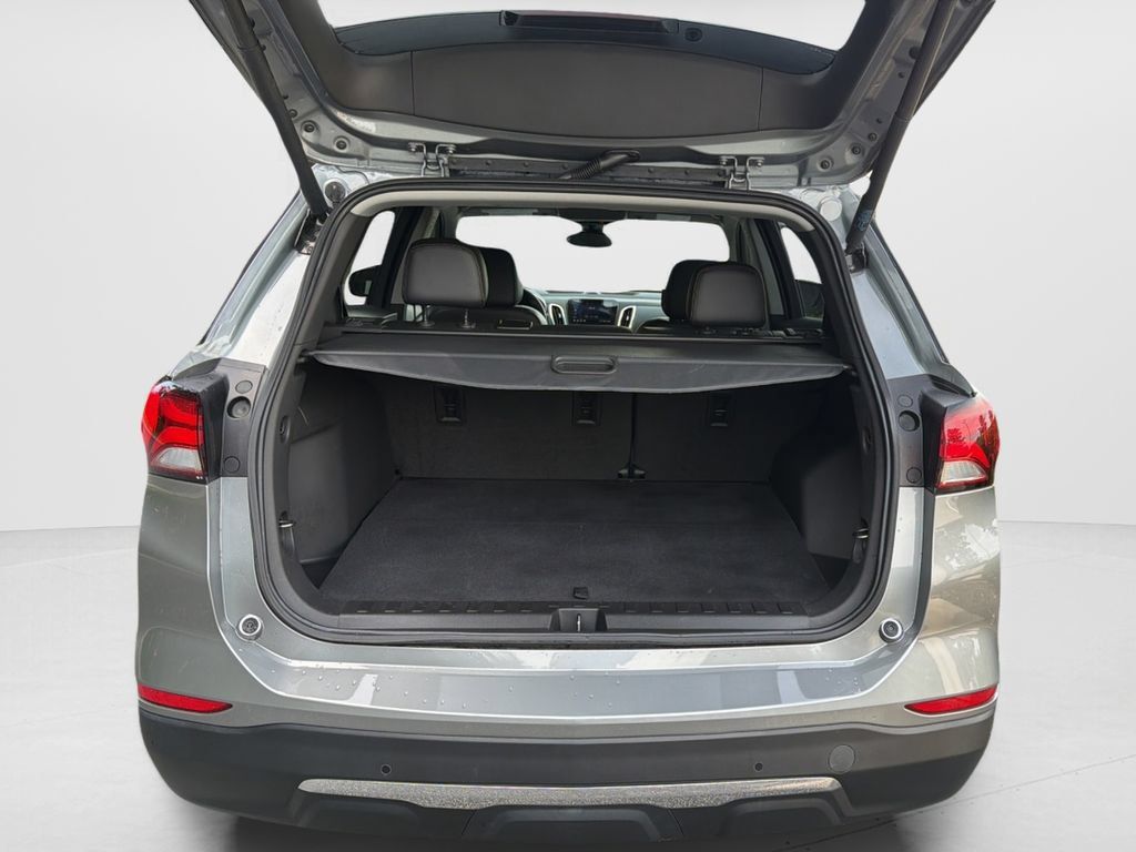 Used 2023 Chevrolet Equinox Premier FWD image 12