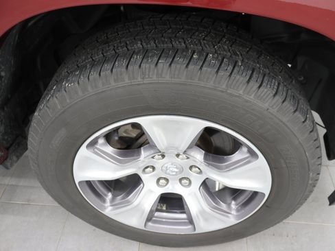 Used 2020 RAM 1500 Laramie AWD/4WD image 3