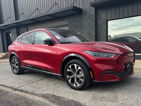 Used 2021 Ford Mustang Mach-E Premium image 3