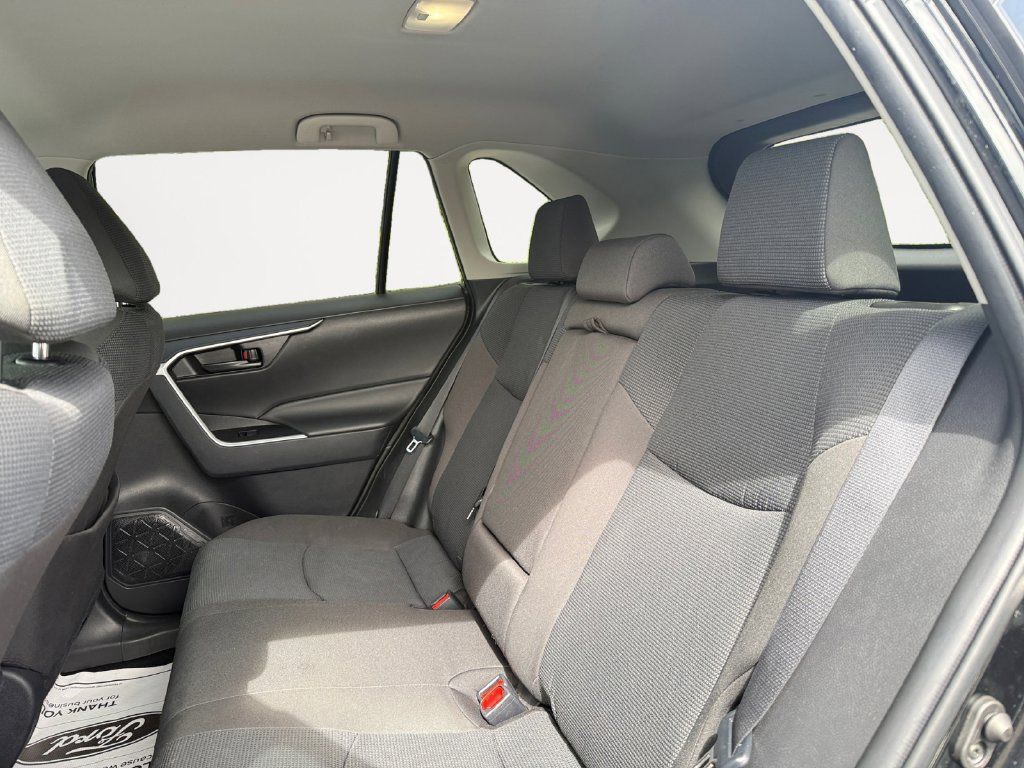 Used 2025 Toyota RAV4 LE AWD/4WD image 13