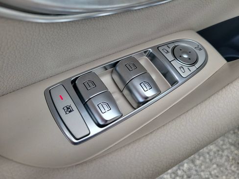 Used 2021 Mercedes-Benz E 350 4MATIC Sedan w/ Premium Package image 12