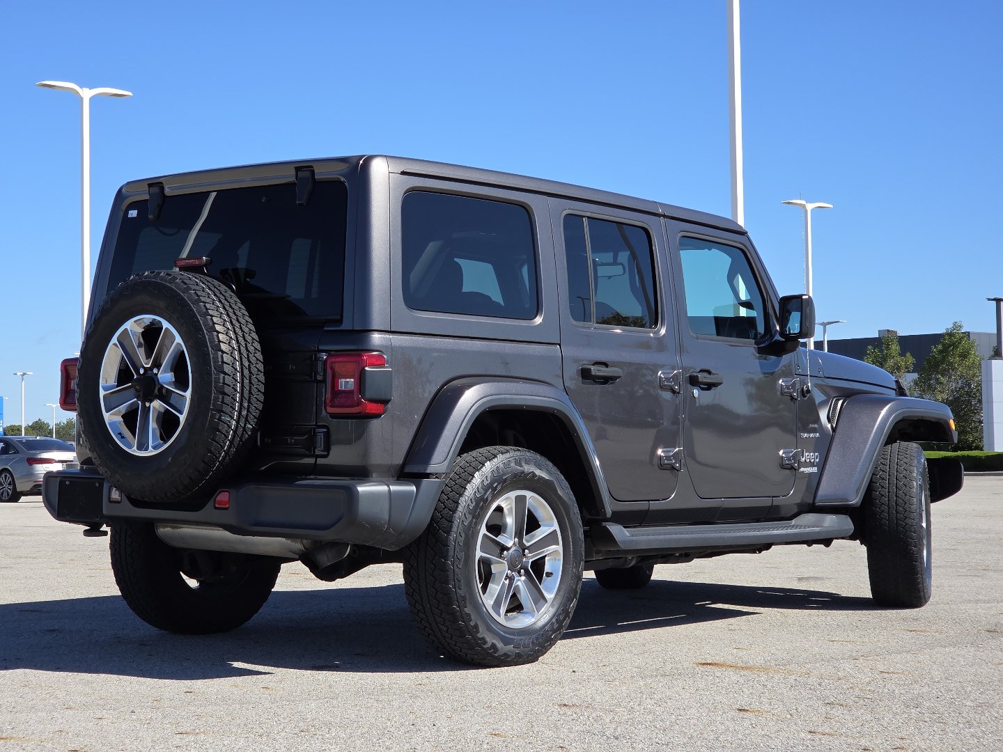 Used 2020 Jeep Wrangler Unlimited Sahara w/ LED Lighting Group AWD/4WD image 16