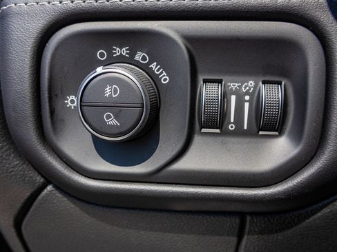 New 2026 RAM 3500 Limited AWD/4WD image 33