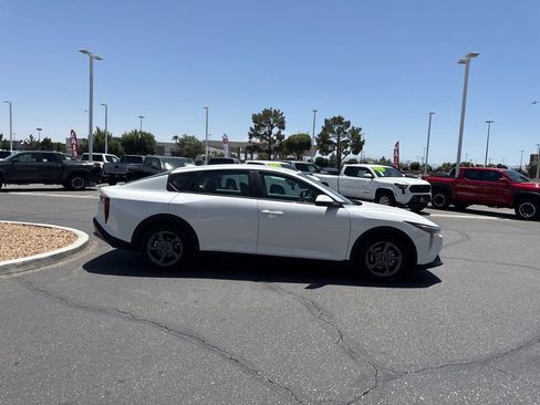 Used 2025 Kia K4 FWD image 5