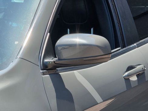 Used 2020 Jeep Cherokee Limited image 10