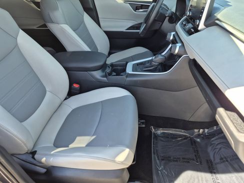 Used 2020 Toyota RAV4 XLE Premium AWD/4WD image 23