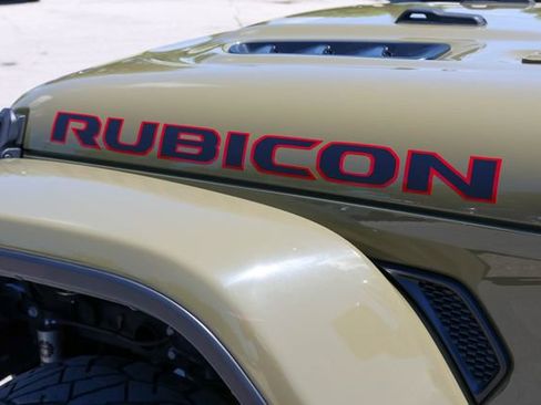 Used 2025 Jeep Gladiator Rubicon AWD/4WD image 8