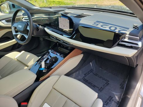 Used 2025 Audi A5 2.0T Premium Plus w/ Premium Plus image 11