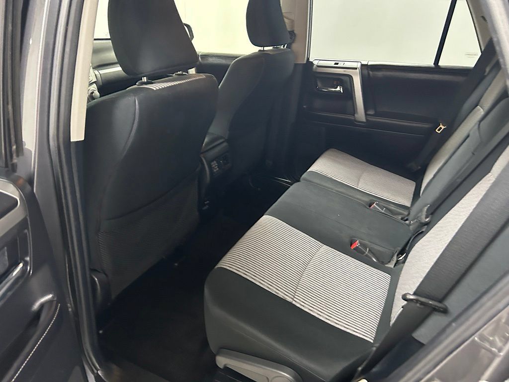 Used 2016 Toyota 4Runner SR5 AWD/4WD image 15