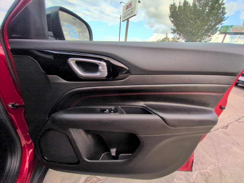 Used 2025 Jeep Compass Trailhawk AWD/4WD image 29