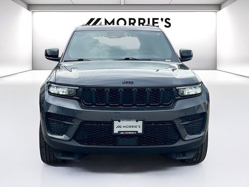 Used 2022 Jeep Grand Cherokee Altitude image 2