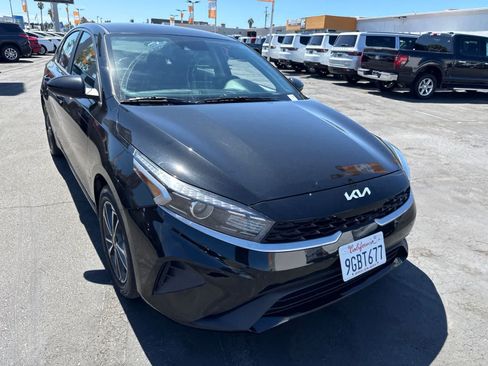 Used 2023 Kia Forte LXS FWD image 6