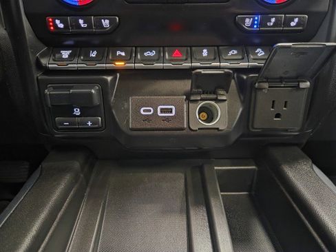 Used 2022 GMC Sierra 2500 Denali w/ Denali Black Diamond Edition image 57