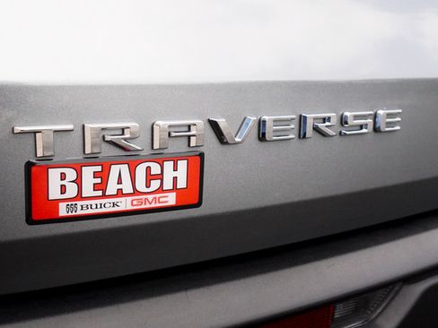 Used 2026 Chevrolet Traverse LT FWD image 39