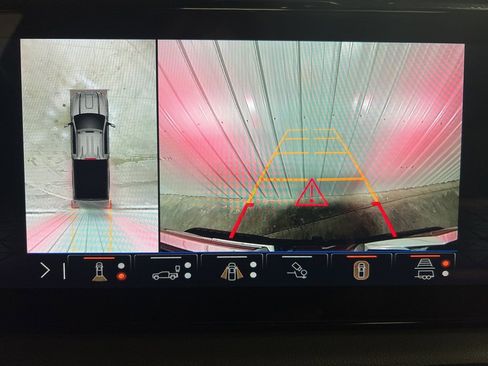 Certified 2025 GMC Sierra 2500 AT4 w/ AT4 Premium Plus Package image 17