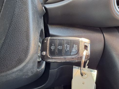 Used 2021 Hyundai Kona SE image 11