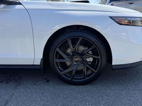 Used 2025 Honda Accord EX-L image 9