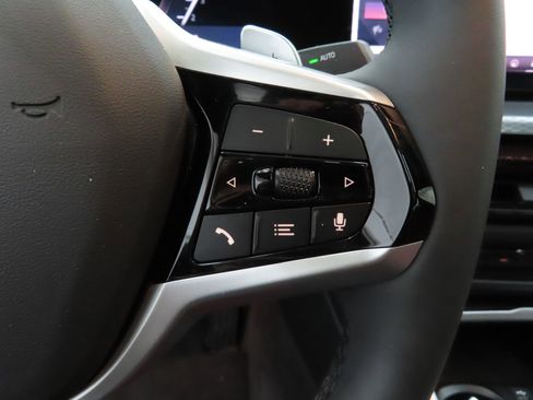 Used 2025 BMW 330i xDrive 330i xDrive image 13