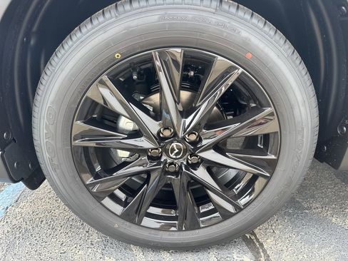 New 2025 MAZDA CX-5 Carbon Edition image 4