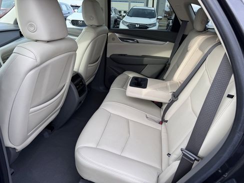 Used 2018 Cadillac XT5 Luxury w/ Driver Awareness Package image 20