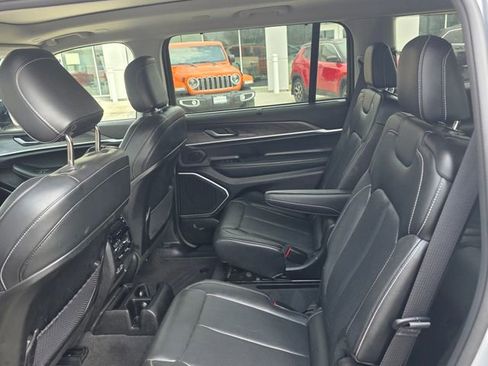 Used 2022 Jeep Grand Cherokee L Limited w/ Luxury Tech Group II image 14