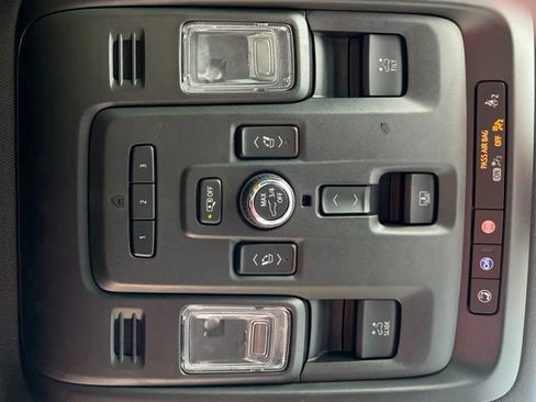 Used 2022 GMC Yukon XL SLT w/ SLT Premium Package AWD/4WD image 24